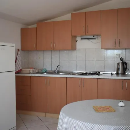 Car Lägenhet Starigrad Paklenica